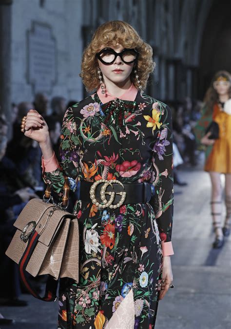 sfilata gucci perche le teste in mano|istante di gucci.